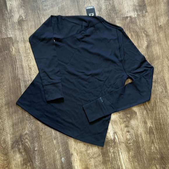 NWT UA 2.0 base layer - Picture 2 of 6